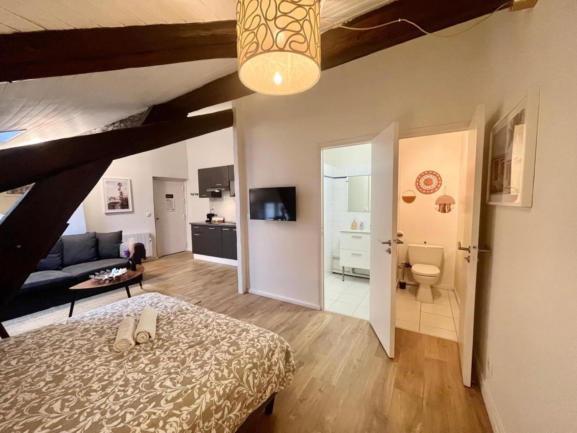 Suite Polka Lyon Exterior photo